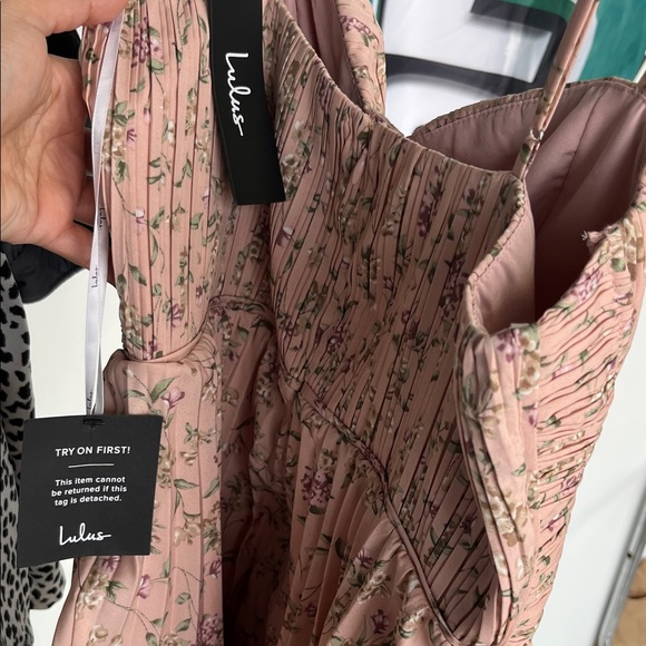 Lulu's Blush Pink Floral Pleated Maxi Dress - Picture 5 of 7